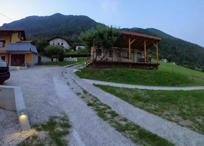 House Near The Soca River 度假居 托尔明