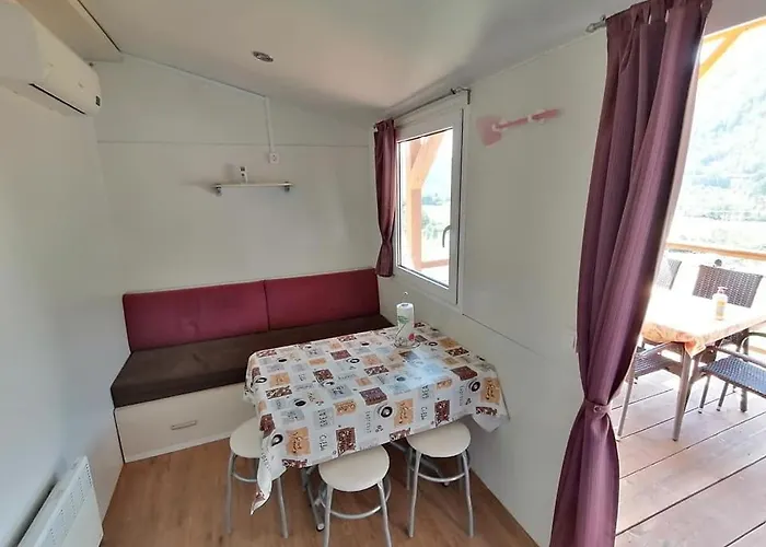 House Near The Soca River 度假居 托尔明